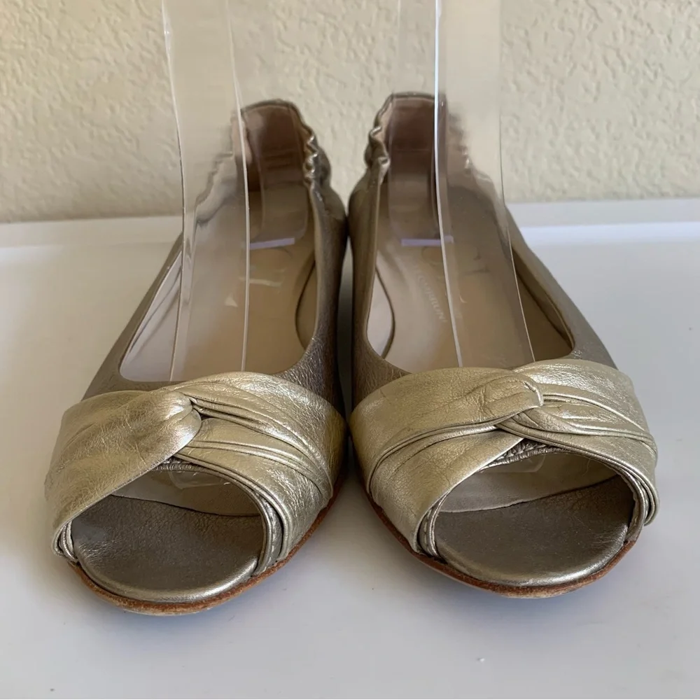 AGL Vero Cuoio Metallic Pale Gold Leather Slip On Twist Peep Toe Wedge EU 35.5